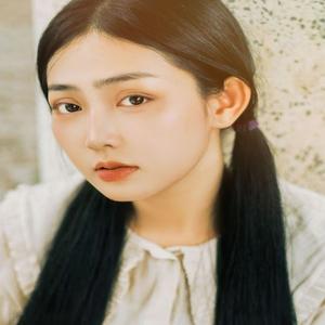 鞠君彩